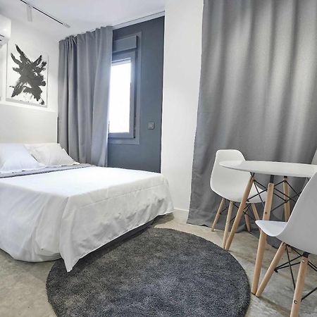 Giralda Modern Y Luxury Apartman Sevilla Kültér fotó